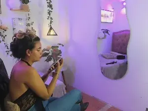 Moon_solaris  live sex cam
