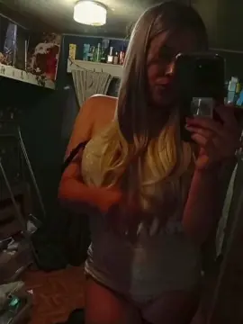 Lilou3450  live sex cam