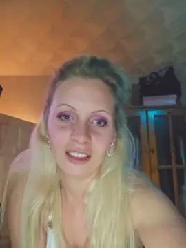 Lilly_Love22  live sex cam