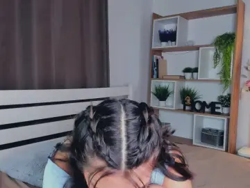 HildredUrive  live sex cam