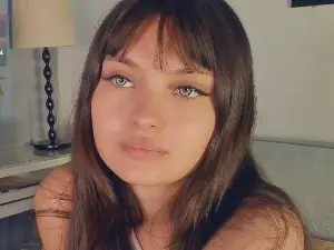 HildredUrive  live sex cam