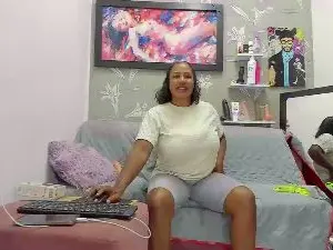 KarenBis  live sex cam