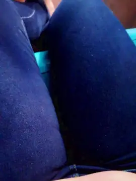 Girl_pee  live sex cam