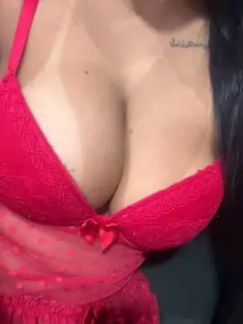 Julialitoral  live sex cam