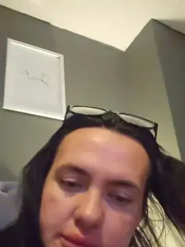Wetwipeanddry  live sex cam