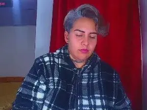 Yessi_rouse  live sex cam