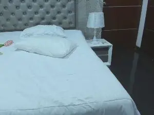AmberVibeXXX  live sex cam