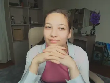 CharlsieKrenik  live sex cam