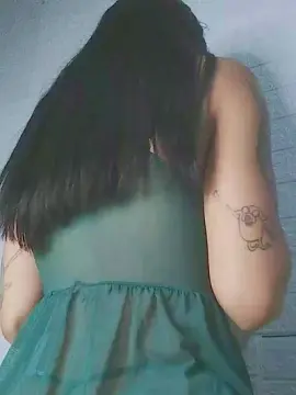 Latinakira1  live sex cam