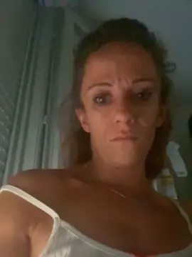 Daisye  live sex cam