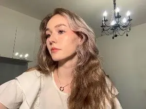 EmikoVlcek  live sex cam