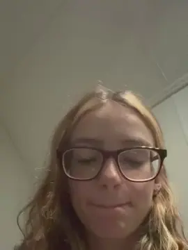 Prettyyyy69  live sex cam