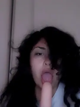 Ari_5  live sex cam
