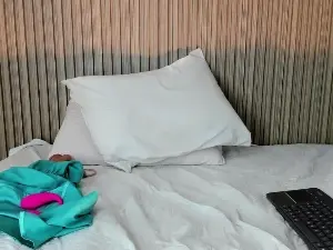 Hotlovehistory  live sex cam