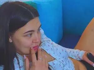 VioletCasello  live sex cam