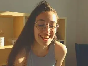 AlmedaLeos  live sex cam