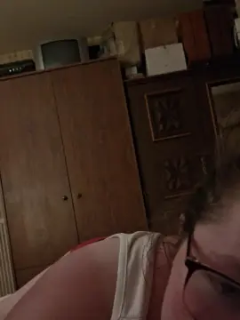 KellyD56  live sex cam