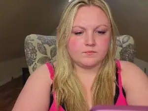 Phatassblond  live sex cam