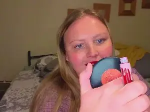 Phatassblond  live sex cam