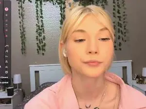 TwilaAninion  live sex cam