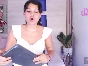 Kitty_Desire2  live sex cam