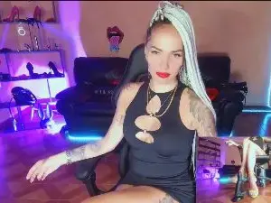 MonicaMaxwell  live sex cam