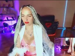 MonicaMaxwell  live sex cam