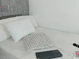 Imkrystall  live sex cam