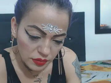 Monica_loveet  live sex cam
