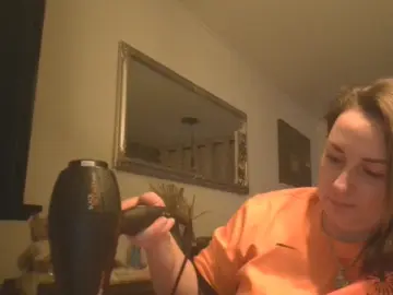 Shellybellie  live sex cam