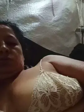 Abrilmilf7733  live sex cam