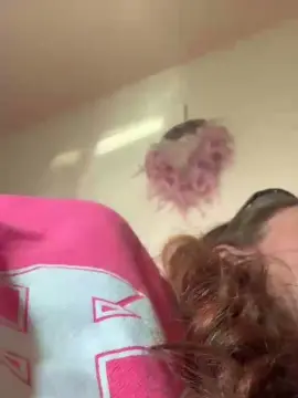 Blondiebaddie  live sex cam