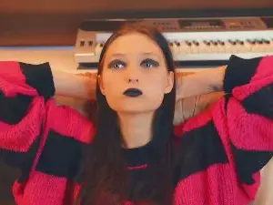 ChayaKlemen  live sex cam