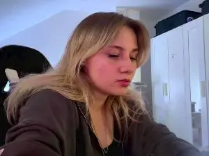 NoreneLlano  live sex cam