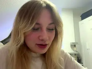 NoreneLlano  live sex cam