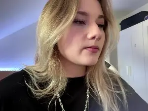 NoreneLlano  live sex cam