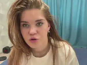 SaranConnard  live sex cam