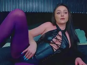 Julliamiler  live sex cam