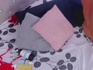 Mature_whore_  live sex cam