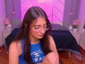 Alessiia_Moore  live sex cam