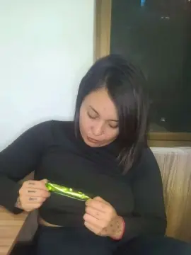 Meggan420  live sex cam