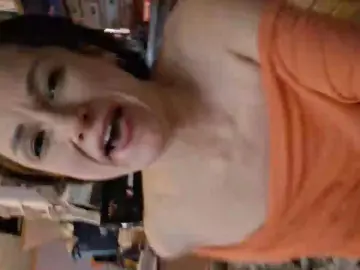 Benevolent38  live sex cam