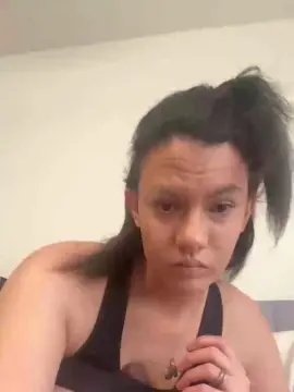 Brittneybenzo20  live sex cam