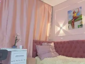 YvonneVitale  live sex cam