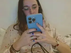 Desire_20  live sex cam