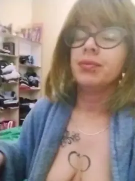 Carla_foxxx  live sex cam