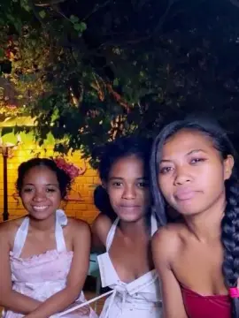 NickiFrenchy  live sex cam