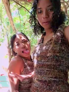 NickiFrenchy  live sex cam