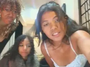NickiFrenchy  live sex cam