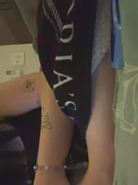 Snowbunnyxxxx  live sex cam
